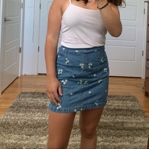 RARE divided h&m skirt with floral design